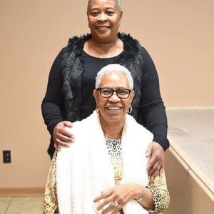 Meet your Posher, Lenora